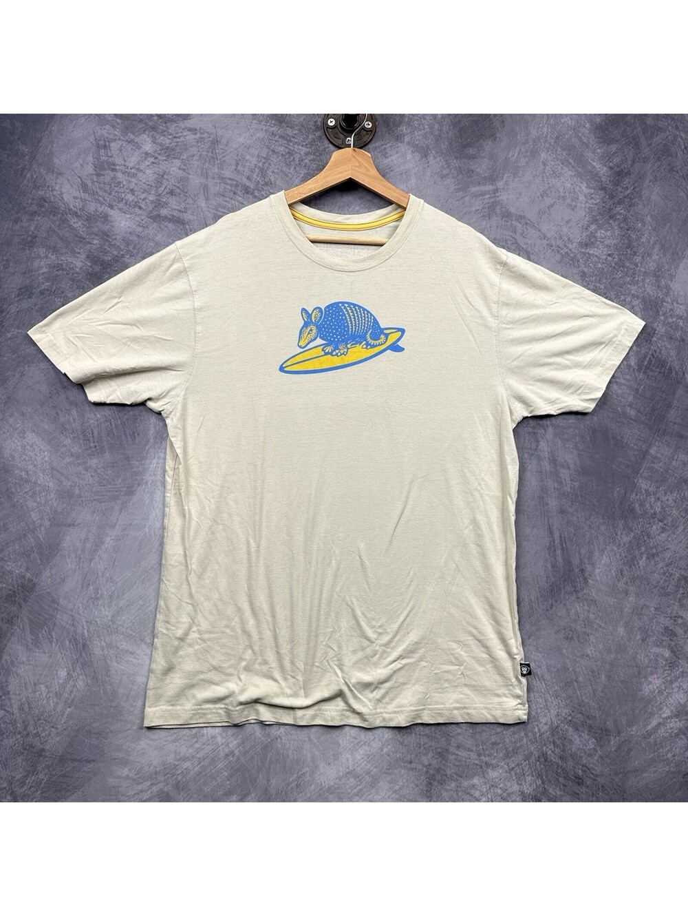 Howler Bros Brothers Sand Armadillo Rider Short Sleeve T-Shirt Men's Size XL